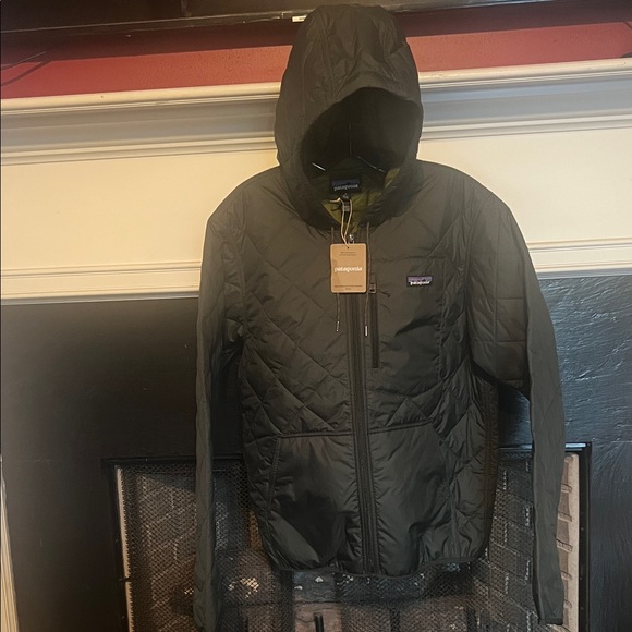 Patagonia Other - NWT Patagonia Diamond Quilted Hoody  Jacket Size M